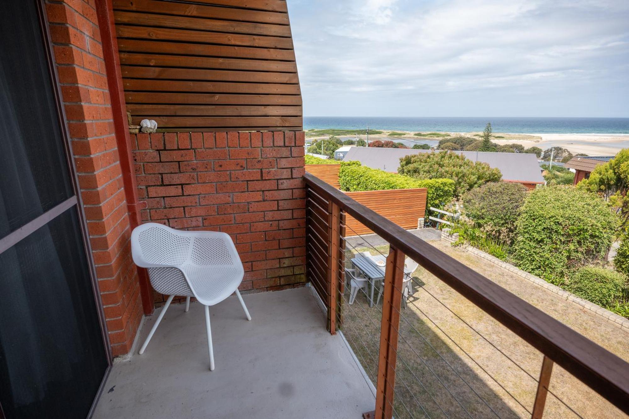 Blue Seas Holiday Villas Scamander Exterior photo