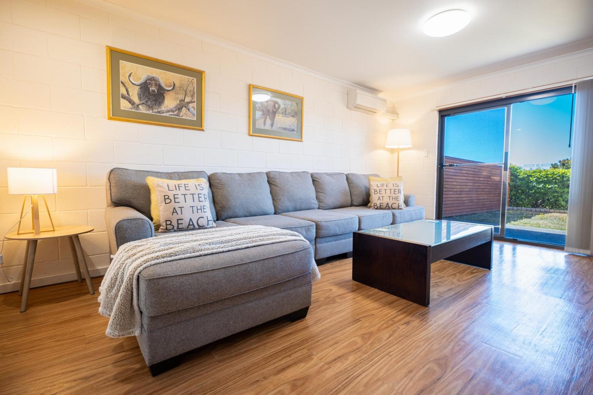 Blue Seas Holiday Villas Scamander Exterior photo