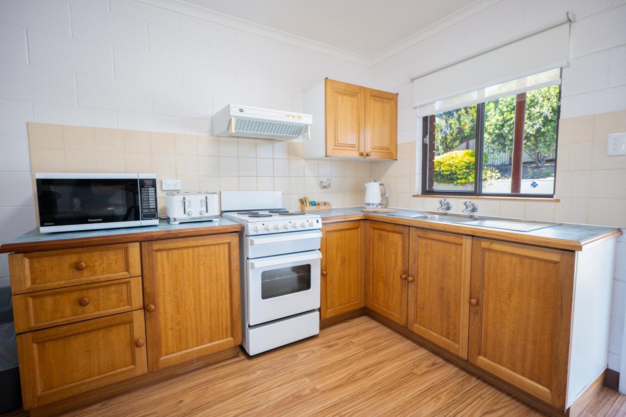 Blue Seas Holiday Villas Scamander Exterior photo